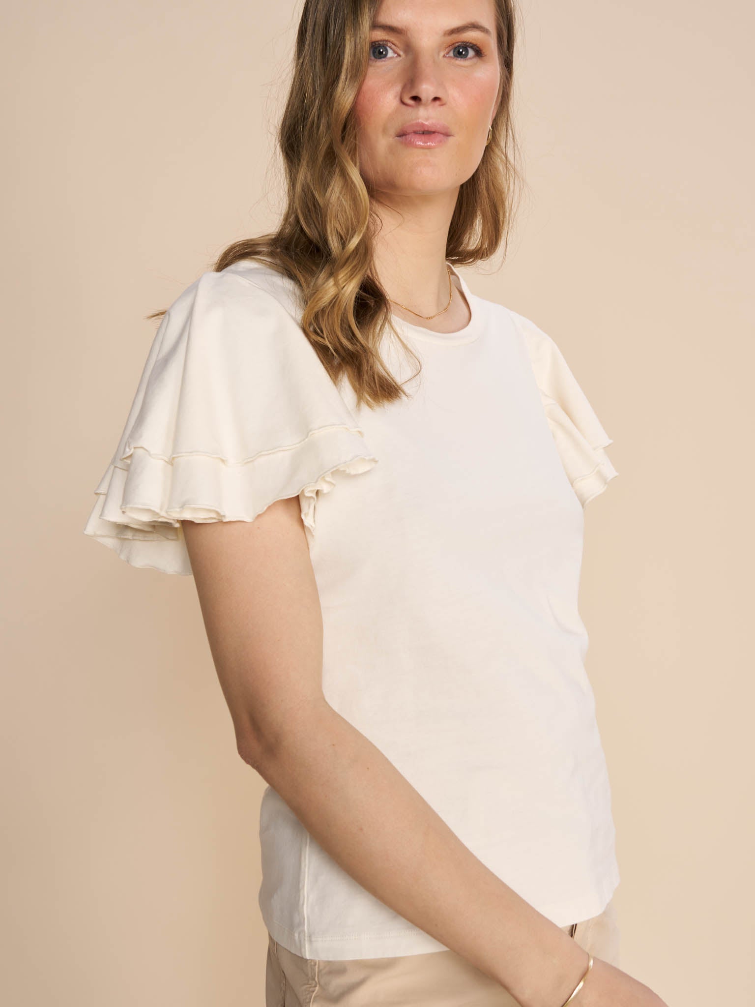 Modelshot / Ecru / Detail